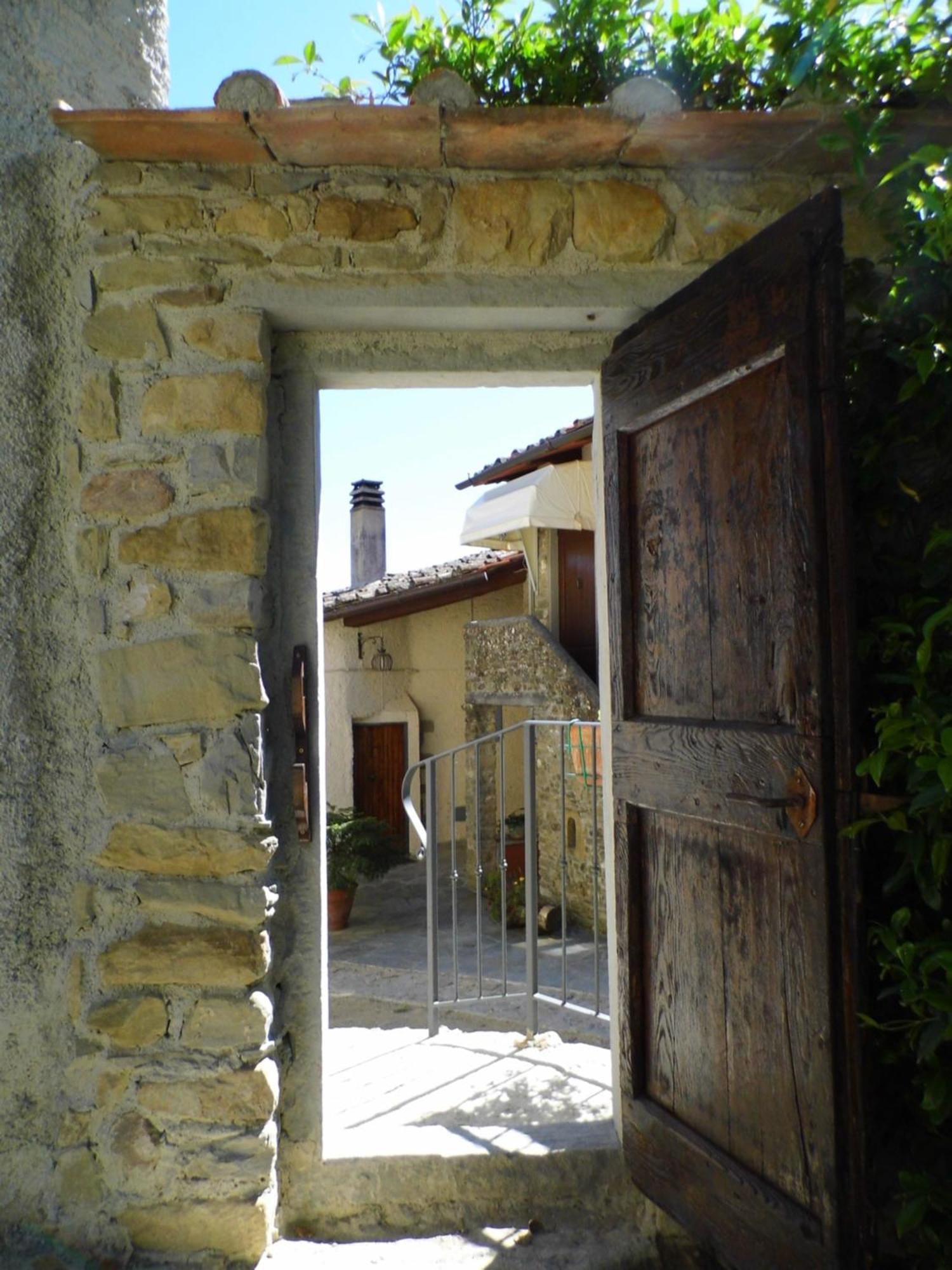 Casa Vacanze Podere Ugolini Ronta Eksteriør bilde